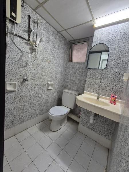 Apartment for Rent at BJ Court Apartment - Kaze Kang - Bathroom - PropertyGuru.com.my
