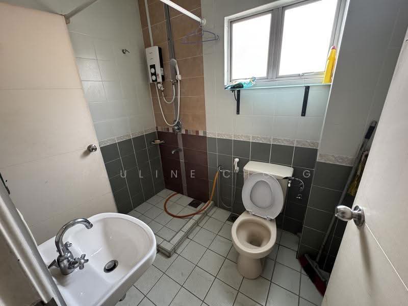 Terraced House for Rent in Bukit Rahman Putra (Sungai Buloh) - Pauline Chong - Bathroom - PropertyGuru.com.my