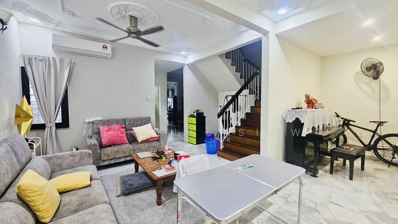 2-storey Terraced House for Sale in Alam Damai (Cheras) - Michelle Siow - Living Room - PropertyGuru.com.my