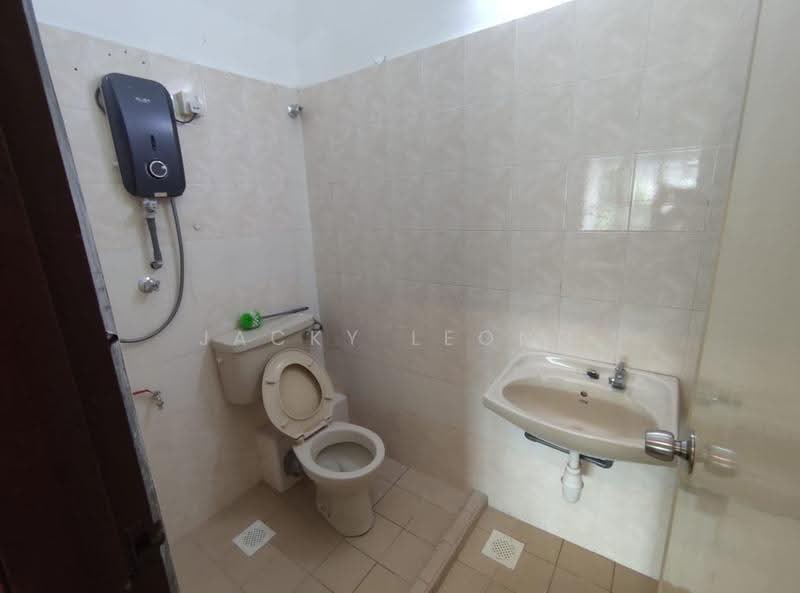 2-storey Terraced House for Sale in SS2 (Petaling Jaya) - Jacky Leong - Bathroom - PropertyGuru.com.my