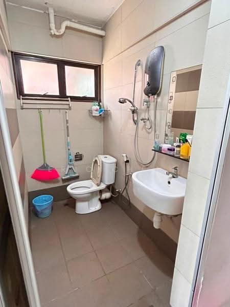 Apartment for Rent at Taman Pekaka Block 33 - Eric Cheah - Bathroom - PropertyGuru.com.my
