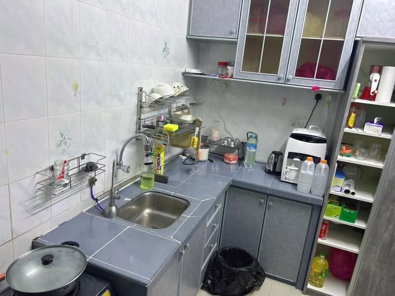 Apartment for Rent at Taman Pekaka Block 33 - Eric Cheah - Kitchen - PropertyGuru.com.my