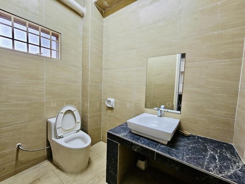 Rumah Teres 2-Tingkat untuk Dijual di Alam Damai (Cheras) - Michelle Siow - Bathroom - PropertyGuru.com.my