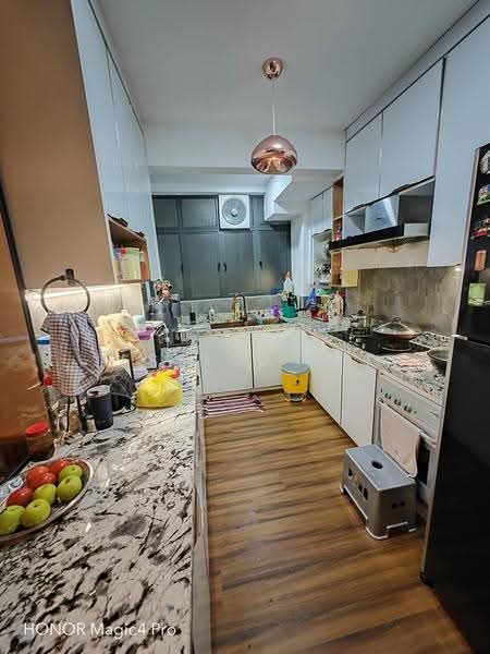 Kediaman Servis untuk Dijual di United Point (Residensi Berpadu) - Jessica Lim - Kitchen - PropertyGuru.com.my