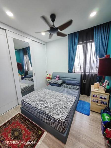 Kediaman Servis untuk Dijual di United Point (Residensi Berpadu) - Jessica Lim - Bedroom - PropertyGuru.com.my