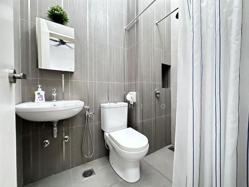 Rumah Kluster untuk Dijual di Setia Tropika (Johor Bahru) - Catherine Ong - Bathroom - PropertyGuru.com.my