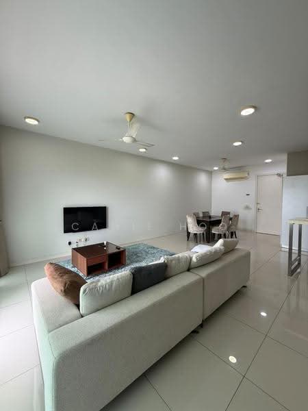 Kondominium untuk Dijual di Altitude 236 - Camie Hoo - Living Room - PropertyGuru.com.my