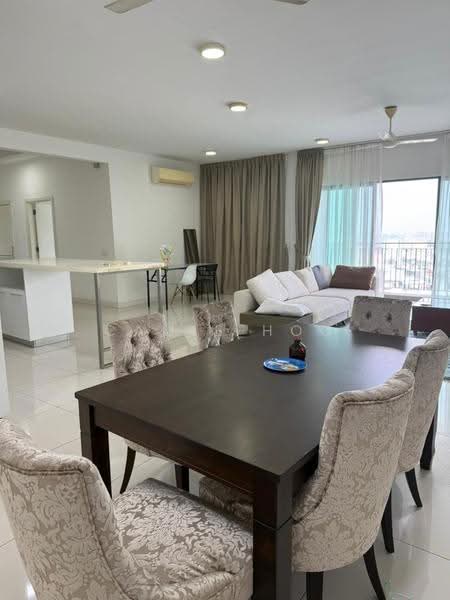 Kondominium untuk Dijual di Altitude 236 - Camie Hoo - Living Room - PropertyGuru.com.my