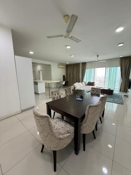 Kondominium untuk Dijual di Altitude 236 - Camie Hoo - Living Room - PropertyGuru.com.my