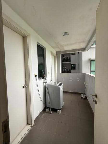 Kondominium untuk Dijual di Altitude 236 - Camie Hoo - Balcony - PropertyGuru.com.my