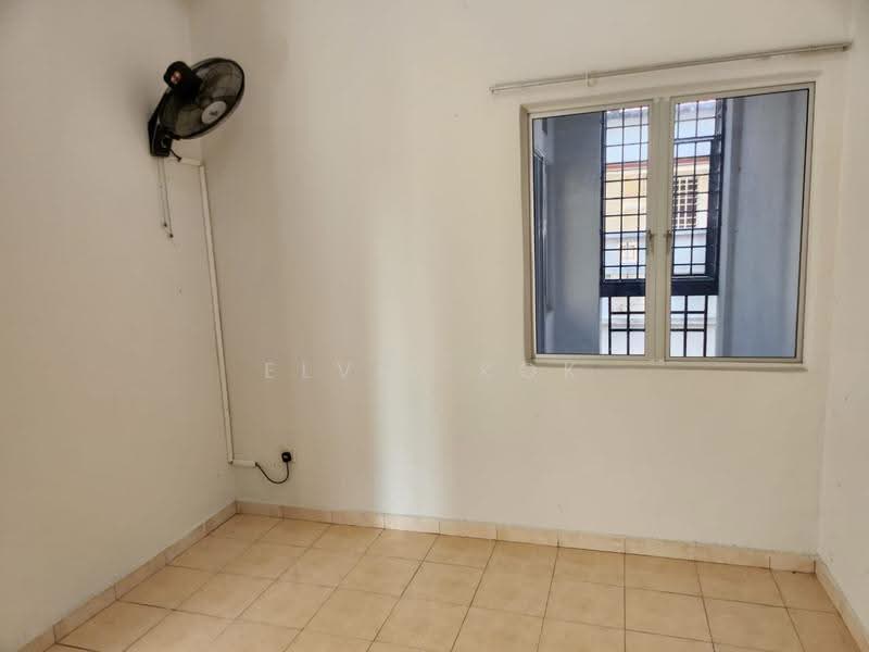 Pangsapuri untuk Dijual di Vista Indah Putra - Elvis Kok - Interior - PropertyGuru.com.my