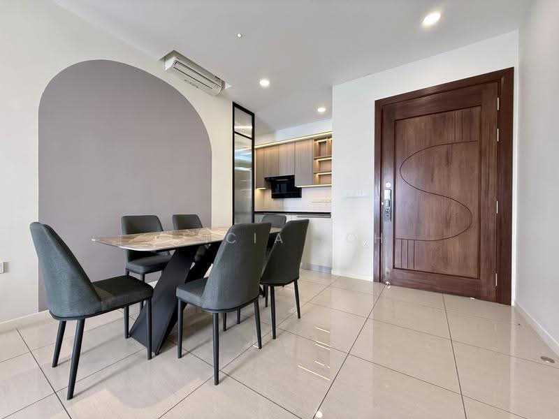 Condominium for Sale at Queens Residences Q2 @ Queens Waterfront - Alicia Poh - Dining Room - PropertyGuru.com.my
