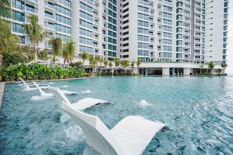 Condominium for Sale at Queens Residences Q2 @ Queens Waterfront - Alicia Poh - Pool - PropertyGuru.com.my