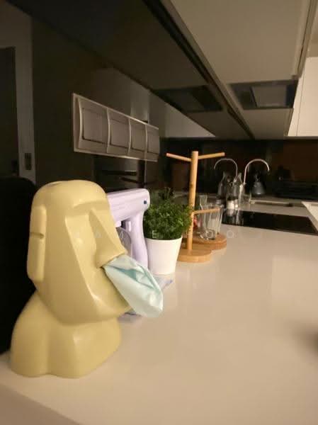 Service Residence for Rent at Star Residences One - Camie Hoo - Kitchen - PropertyGuru.com.my