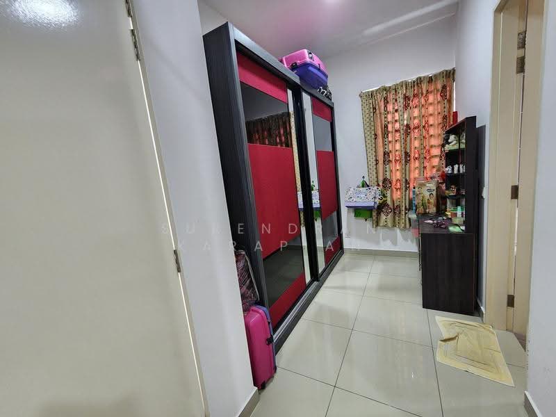 Rumah Berkembar untuk Dijual di Setia Utama (Setia Alam) - Surendran Karapiah - Bedroom - PropertyGuru.com.my