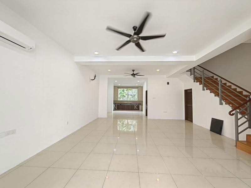 2-storey Terraced House for Sale in Taman Meru (Ipoh) - Qazin Khoo - Living Room - PropertyGuru.com.my