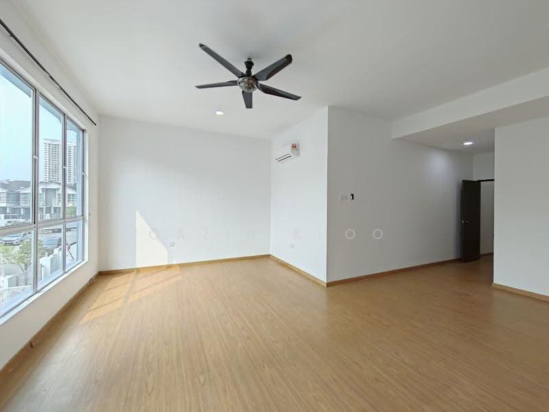 2-storey Terraced House for Sale in Taman Meru (Ipoh) - Qazin Khoo - Living Room - PropertyGuru.com.my