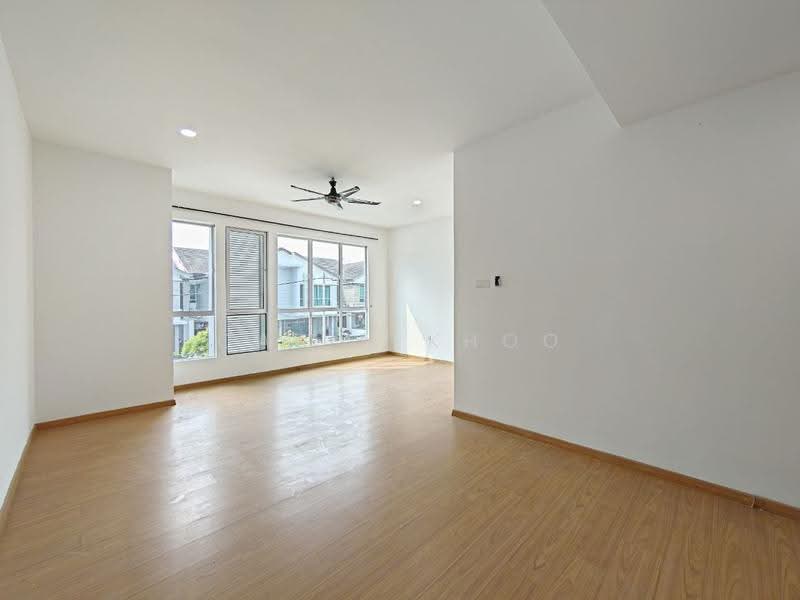 2-storey Terraced House for Sale in Taman Meru (Ipoh) - Qazin Khoo - Living Room - PropertyGuru.com.my