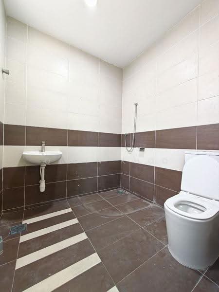 2-storey Terraced House for Sale in Taman Meru (Ipoh) - Qazin Khoo - Bathroom - PropertyGuru.com.my