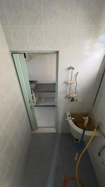 Rumah Flat untuk Dijual di Taman Gambier - Kaze Kang - Bathroom - PropertyGuru.com.my