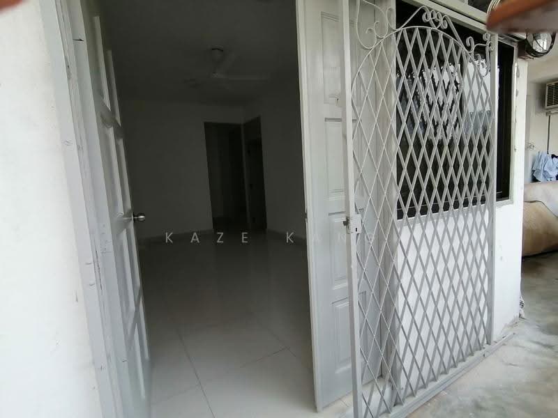 Rumah Flat untuk Dijual di Taman Batu Bukit - Kaze Kang - Entrance - PropertyGuru.com.my