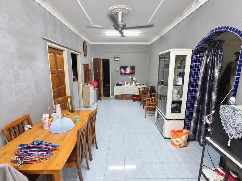 Pangsapuri untuk Dijual di Pangsapuri Laksamana - Faliyana binti Muda - PropertyGuru.com.my