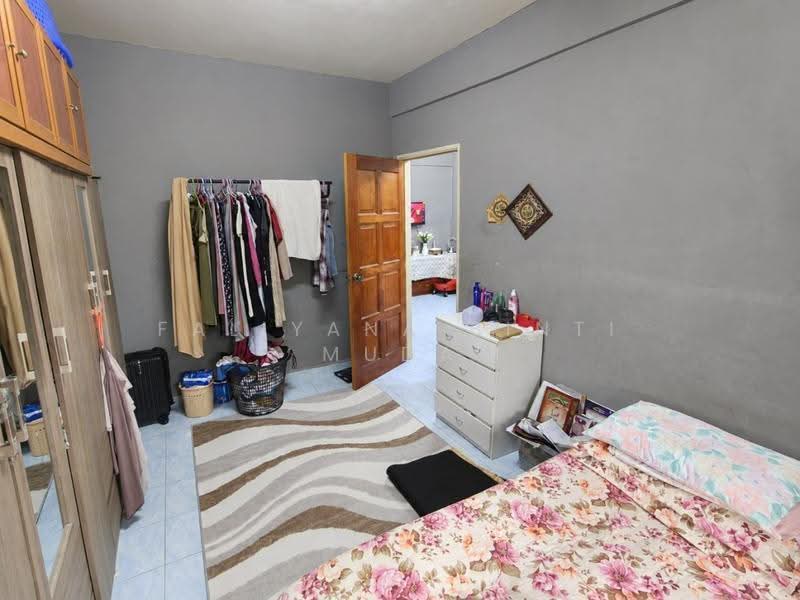 Pangsapuri untuk Dijual di Pangsapuri Laksamana - Faliyana binti Muda - PropertyGuru.com.my