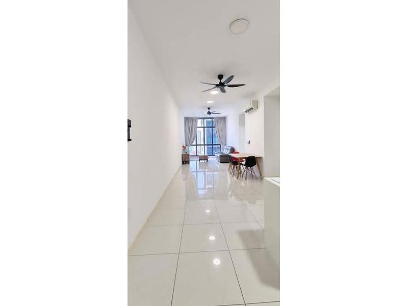 Kediaman Servis untuk Disewa di Setia Sky 88 - Yoland . - Living Room - PropertyGuru.com.my