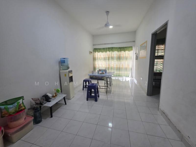 Rumah Teres untuk Dijual di Kuantan (Pahang) - Mohammad Azizi - Living Room - PropertyGuru.com.my