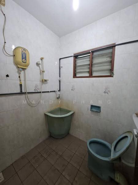 1-storey Terraced House for Rent in Kampung Simee (Ipoh) - Mandy Phang - Bathroom - PropertyGuru.com.my