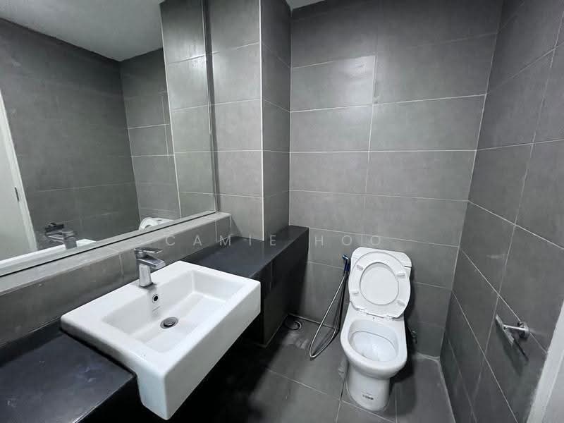 Service Residence for Sale at MKH Boulevard - Camie Hoo - Bathroom - PropertyGuru.com.my