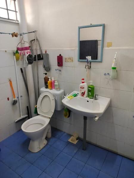 2-storey Terraced House for Sale in Saleng (Senai) - Finn Aw - Bathroom - PropertyGuru.com.my
