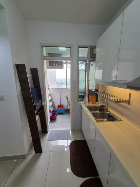 Apartment for Rent at Austin Suites (Permata Austin) - Emily Hau - Kitchen - PropertyGuru.com.my