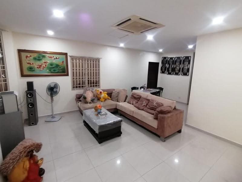 Rumah Teres 2-Tingkat untuk Dijual di Taman Kulim Square (Lunas) - Roy Kuak - Living Room - PropertyGuru.com.my