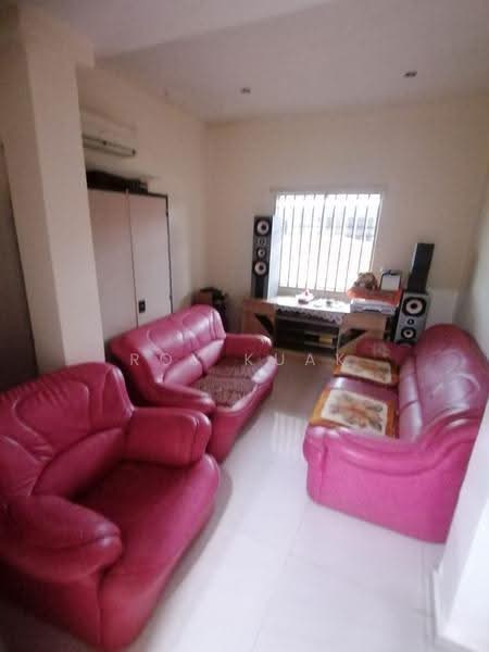 Rumah Teres 2-Tingkat untuk Dijual di Taman Kulim Square (Lunas) - Roy Kuak - Living Room - PropertyGuru.com.my