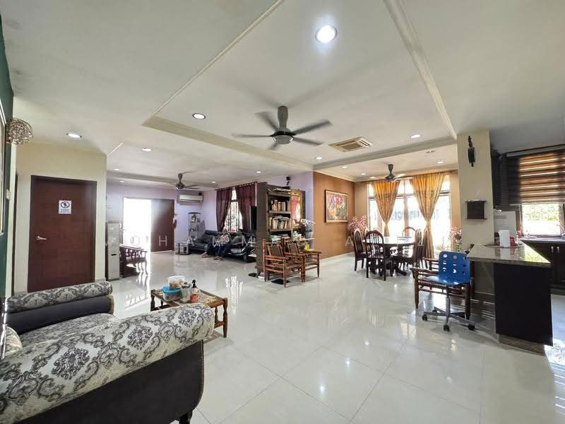 Bungalow House for Sale in Jalan Pulau Angsa (Shah Alam) - Mohammad Azizi - PropertyGuru.com.my