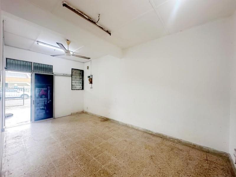Rumah Teres 1-Tingkat untuk Dijual di Permas Jaya (Johor Bahru) - Grace Lau - Living Room - PropertyGuru.com.my