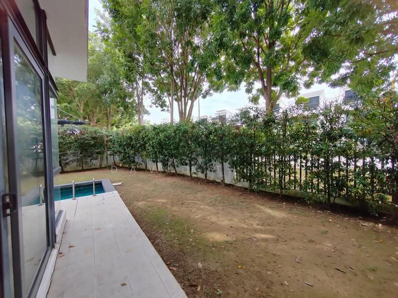 Semi-Detached House for Sale in Lake Fields (Sungai Besi) - David Ting - Garden - PropertyGuru.com.my