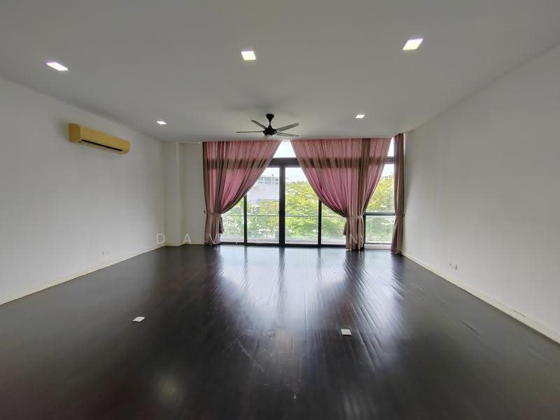 Semi-Detached House for Sale in Lake Fields (Sungai Besi) - David Ting - Living Room - PropertyGuru.com.my