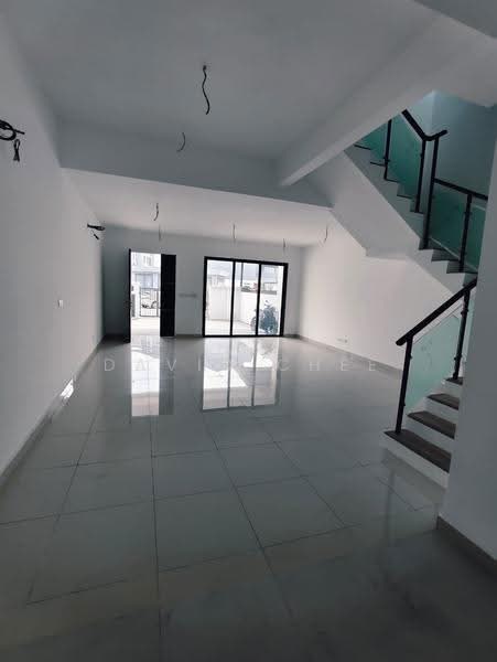 Rumah Teres 3-Tingkat untuk Dijual di Taman Puncak Jalil (Seri Kembangan) - David Chee - Living Room - PropertyGuru.com.my