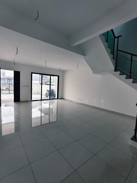 Rumah Teres 3-Tingkat untuk Dijual di Taman Puncak Jalil (Seri Kembangan) - David Chee - Living Room - PropertyGuru.com.my
