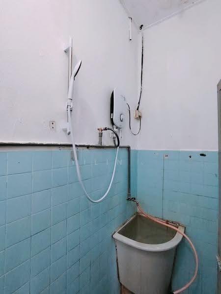 1-storey Terraced House for Sale in Taman Sejahtera (Bukit Mertajam) - Yilin . - Bathroom - PropertyGuru.com.my