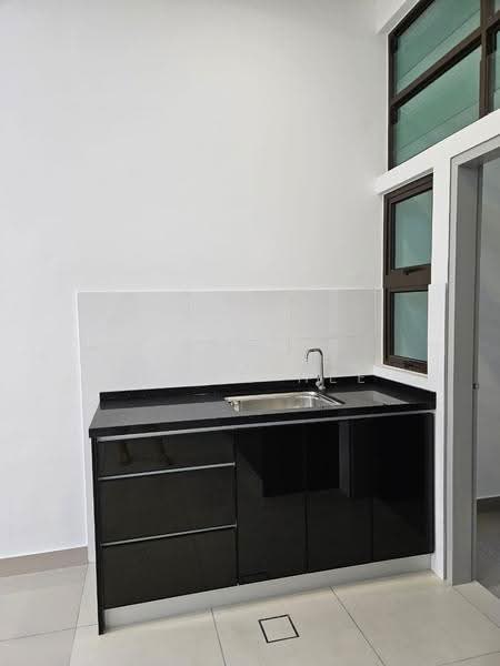 2-storey Terraced House for Rent in Legasi 4 (Puchong) - Valerie Venna Hee - Kitchen - PropertyGuru.com.my