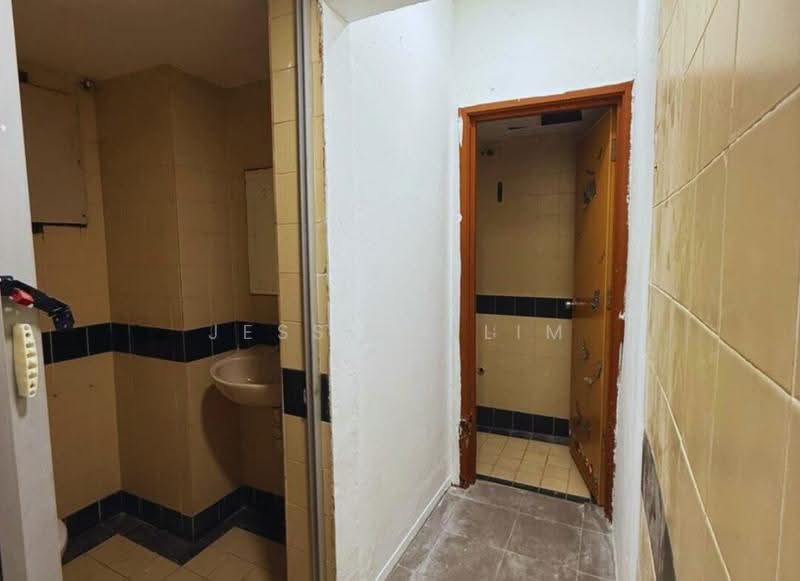 Kedai untuk Disewa di Petaling Jaya (Selangor) - Jessica Lim - Bathroom - PropertyGuru.com.my