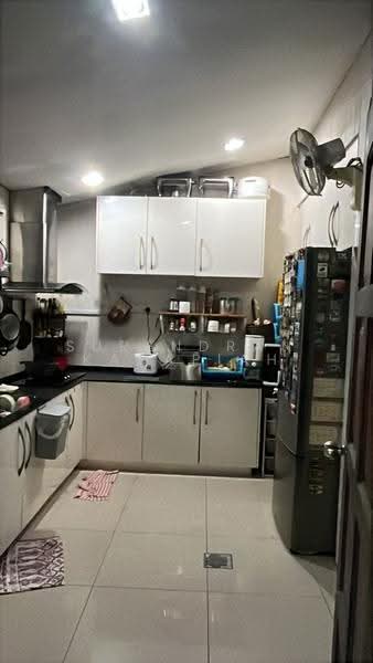Semi-Detached House for Sale in Glenmarie Cove (Klang) - Surendran Karapiah - Kitchen - PropertyGuru.com.my