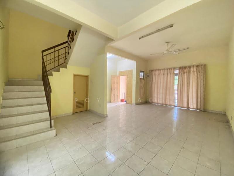 2-storey Terraced House for Sale in Bandar Laguna Merbok (Sungai Petani) - Roy Kuak - Living Room - PropertyGuru.com.my