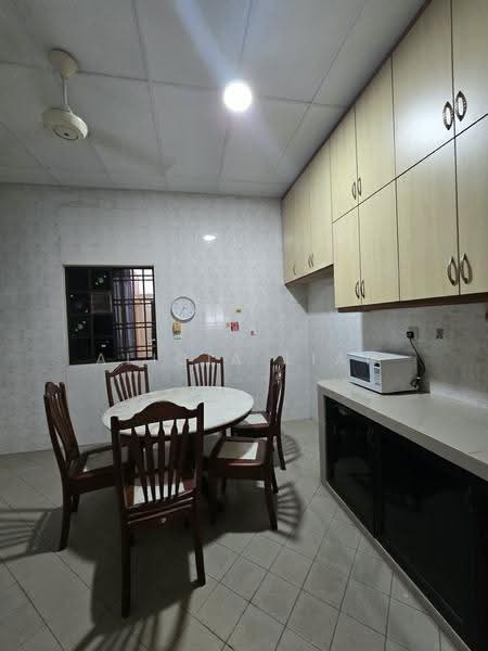 1-storey Terraced House for Sale in Taman Molek (Johor Bahru) - Alicia Lian - Kitchen - PropertyGuru.com.my