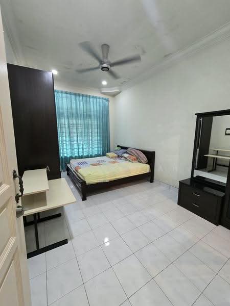 1-storey Terraced House for Sale in Taman Molek (Johor Bahru) - Alicia Lian - Bedroom - PropertyGuru.com.my