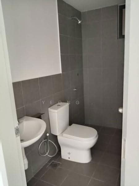 Kediaman Servis untuk Dijual di Casa Embun - Yeong . - Bathroom - PropertyGuru.com.my