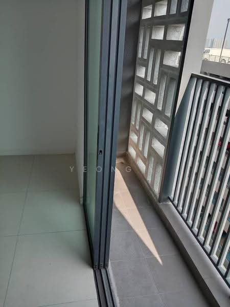 Kediaman Servis untuk Dijual di Casa Embun - Yeong . - Balcony - PropertyGuru.com.my